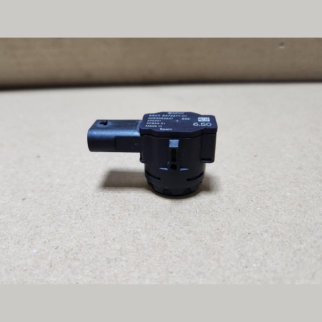 Genuine BMW Park Ultrasonic Sensor 9472277. F40 F44 G20 G11 G12 F91 G15