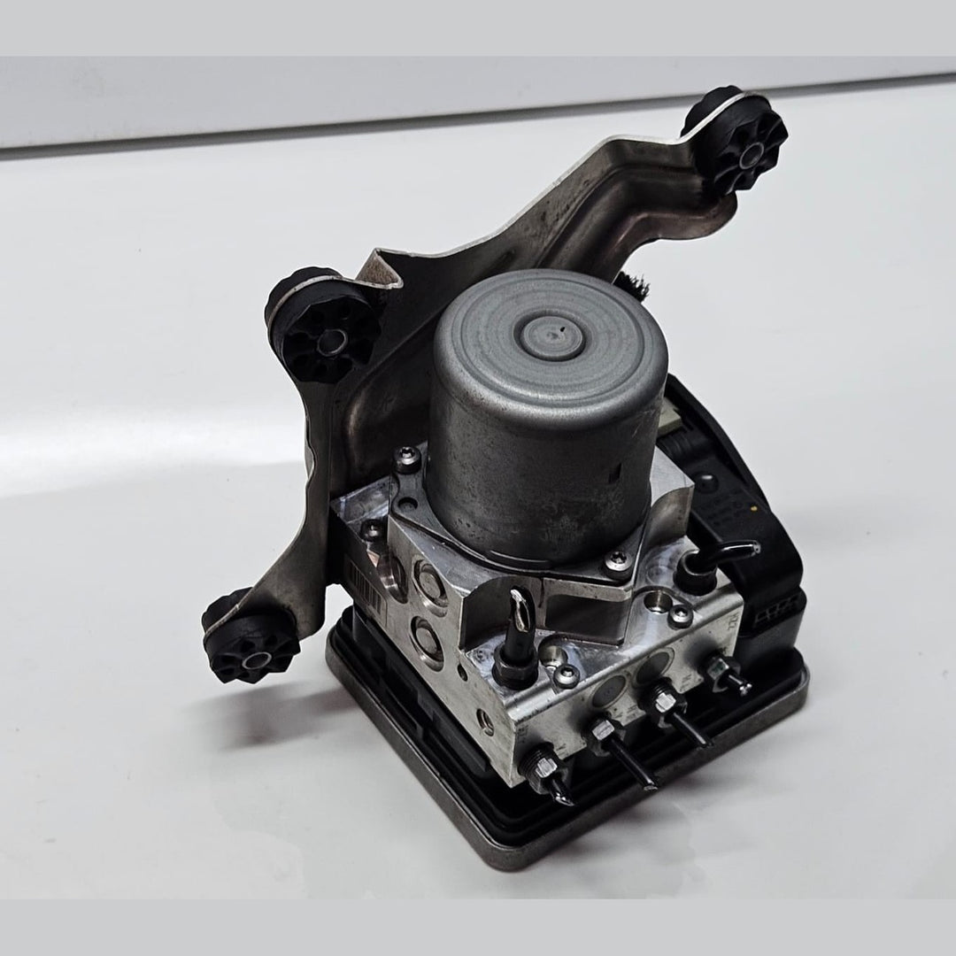 6880538-2016-2019 BMW 750i 740Li G11 G12 Abs Pump Control Module OEM 