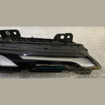 قم بتحميل الصورة إلى عارض الصور، OEM 2023-2024 BMW 7 SERIES G70 RIGHT DRL DAYTIME RUNNING LIGHT LED 9450080