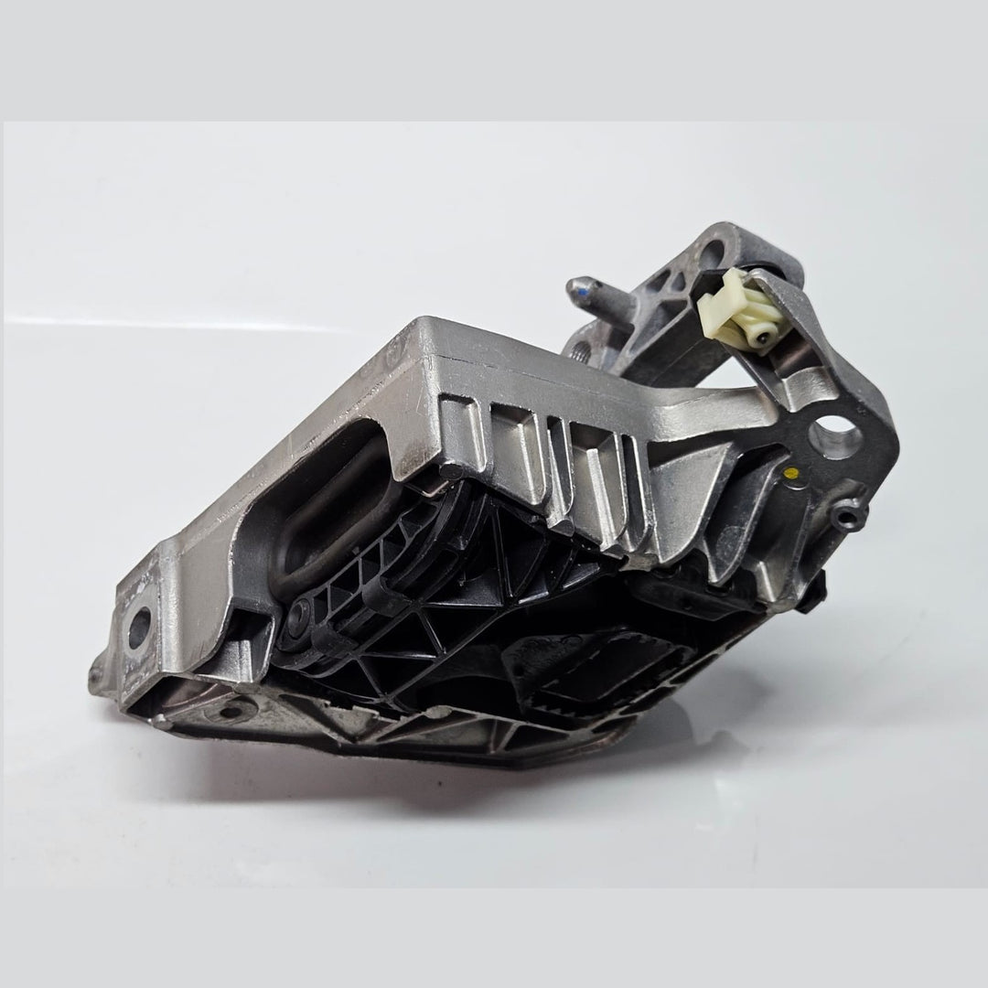 9423376-2024 BMW X1 U11 B38N Engine Mount Right Side OEM
