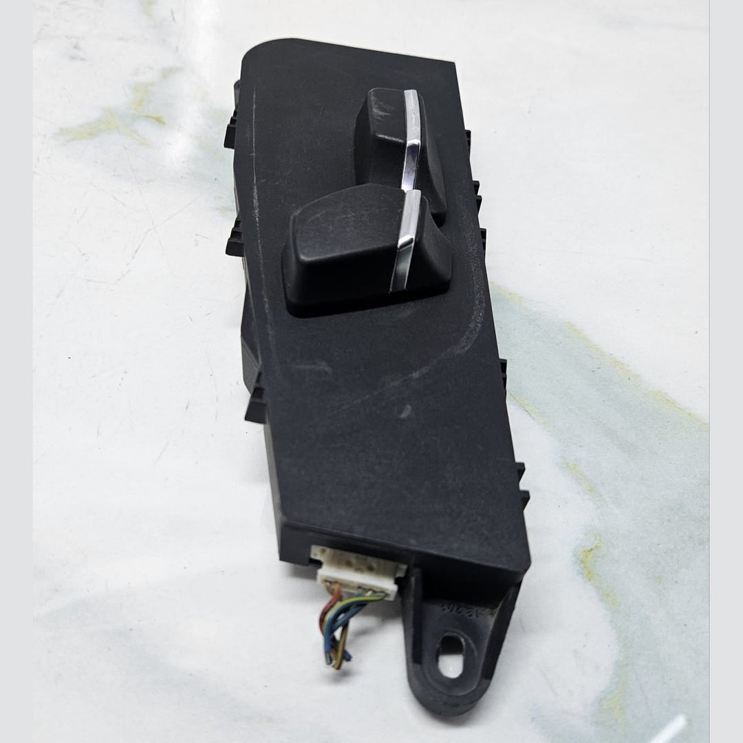 2010-15 BMW 7 Series F01 F02 F03 F04 Front Right Seat Control Switch 9163260 OEM