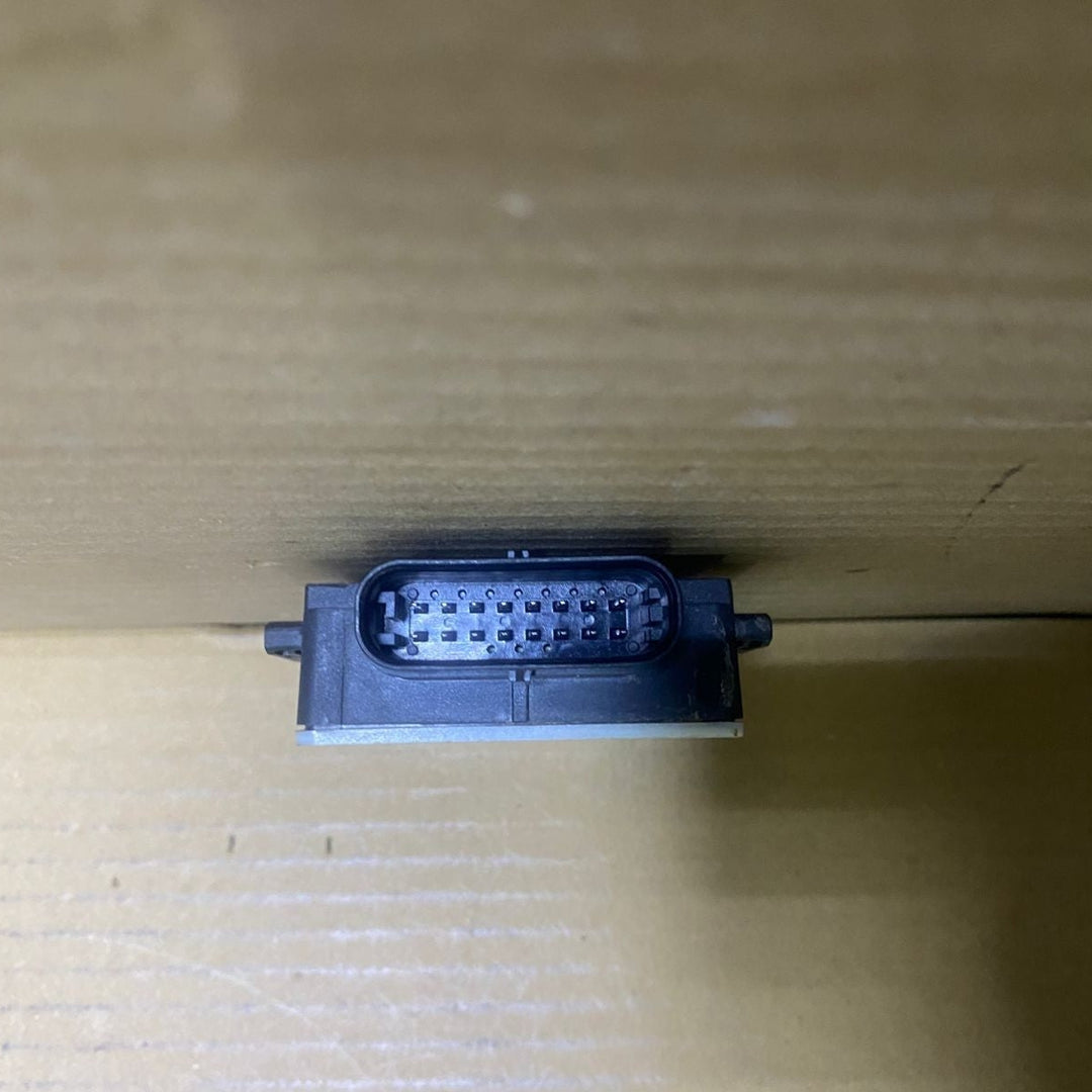 2016 BMW 750Li Blind Spot Radar Control Module 6881203 5 Ser G30 and 7 Ser G11 G