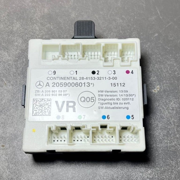 Mercedes-Benz W205 C-Class Front Right Side Door Control Module A205 9006013 OEM
