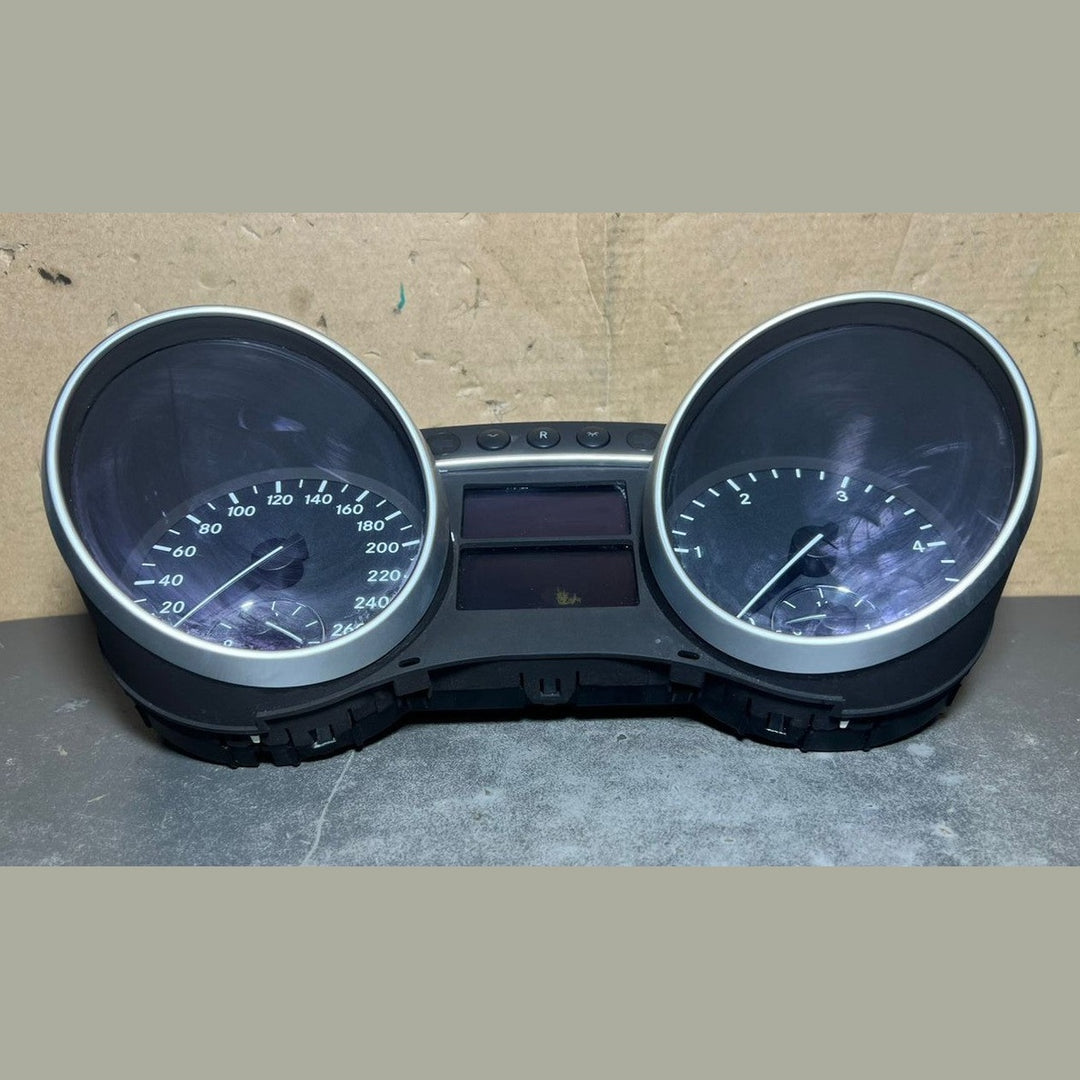 07-13 Mercedes-Benz W164 GL ML Instrument Cluster Speedometer A164 5403347 OEM