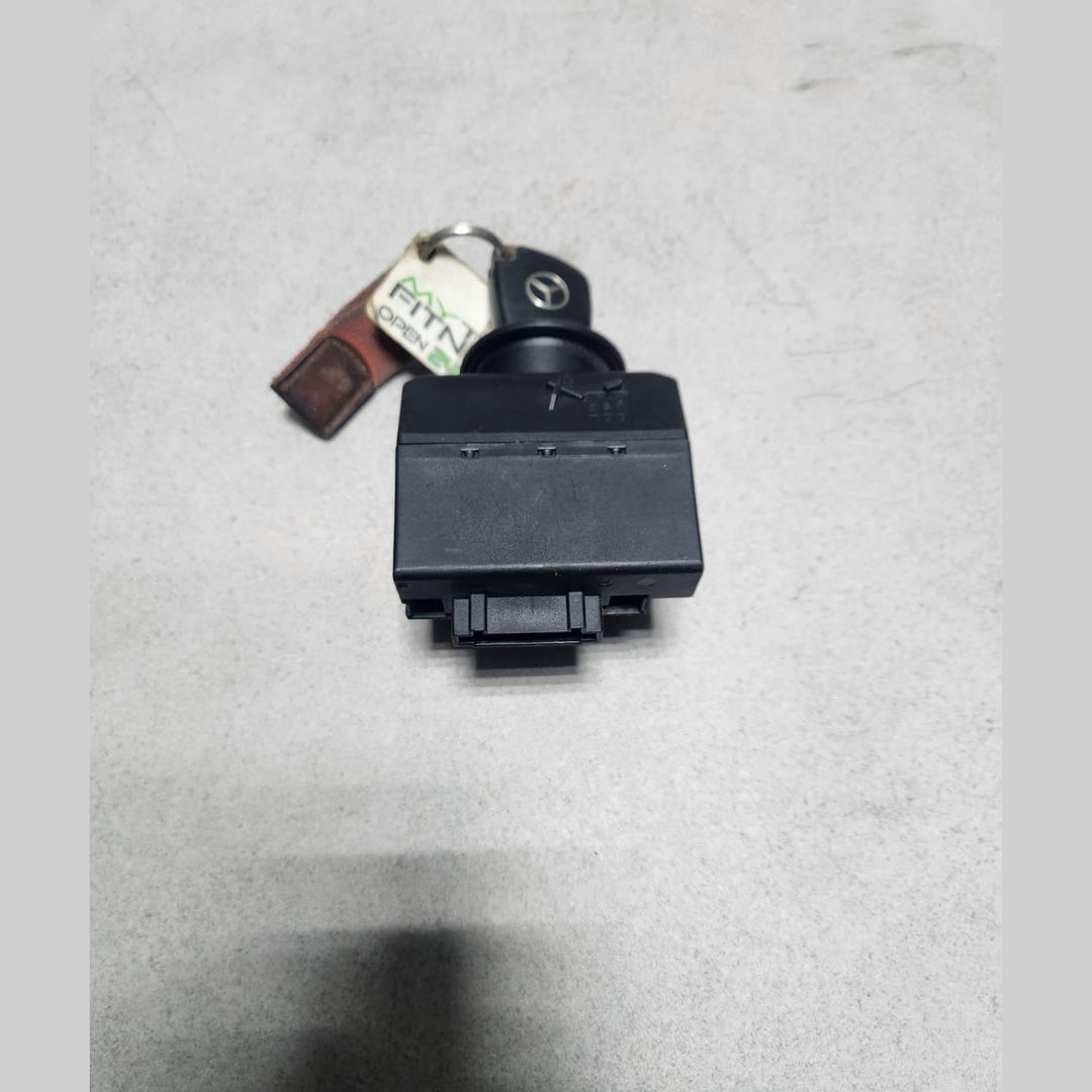 2003-2009 Mercedes-Benz C230 Ignition Switch Module 2095450908 W203 C230 and CLK