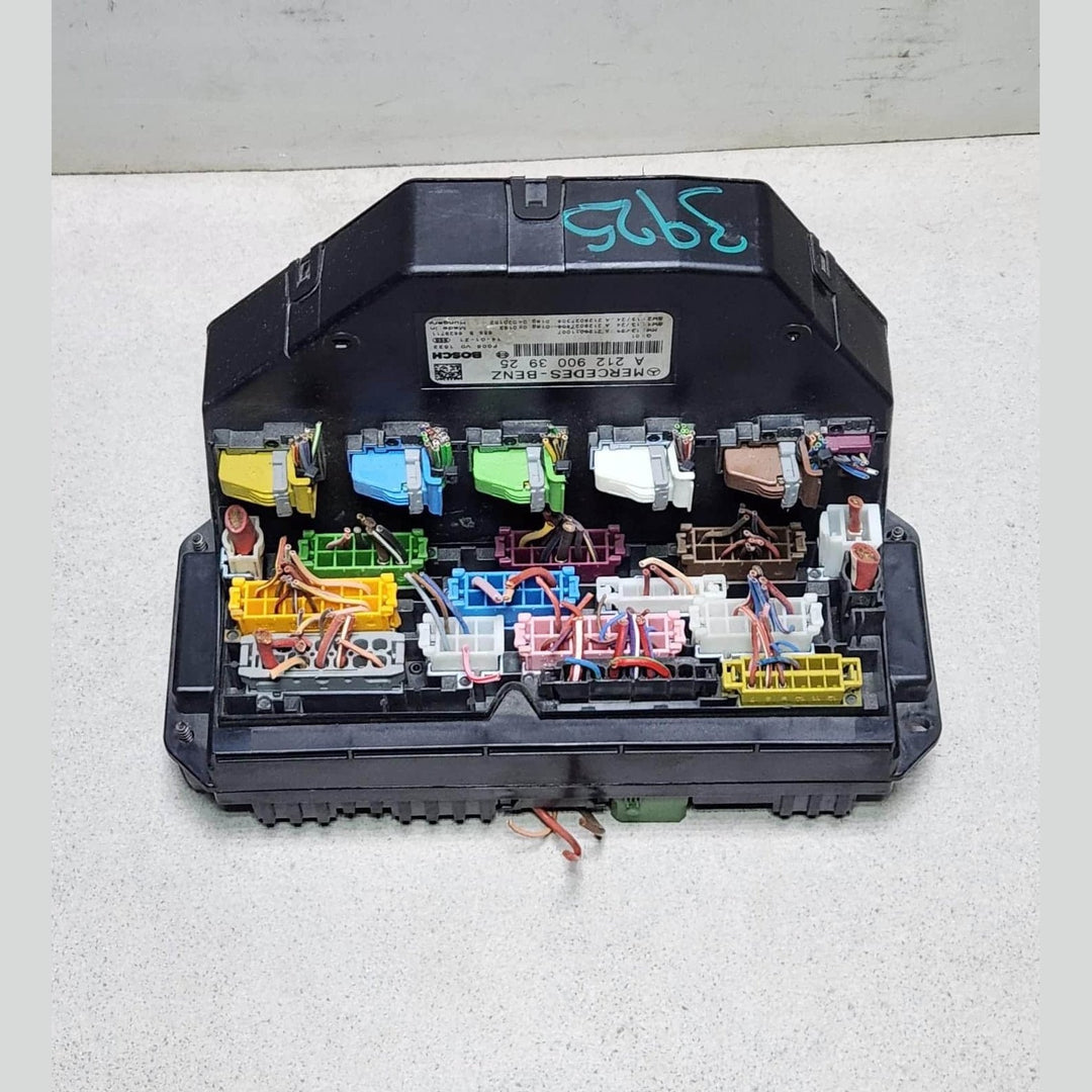 Mercedes-Benz E GLK C Sam Control Module Front A2129003925 E-Class W212 GLK204