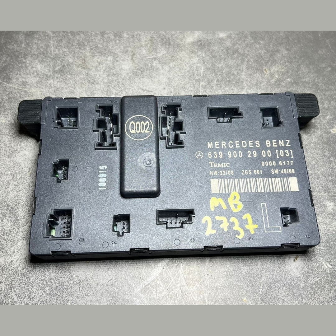 Mercedes-Benz W639 Vito Front Left Side Door Control Module A639 9002900 OEM