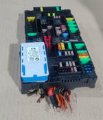 قم بتحميل الصورة إلى عارض الصور، BMW F98 F97 X4 X3 G01  M BODY FUSE BOX CONTROL MODULE OEM  6828074