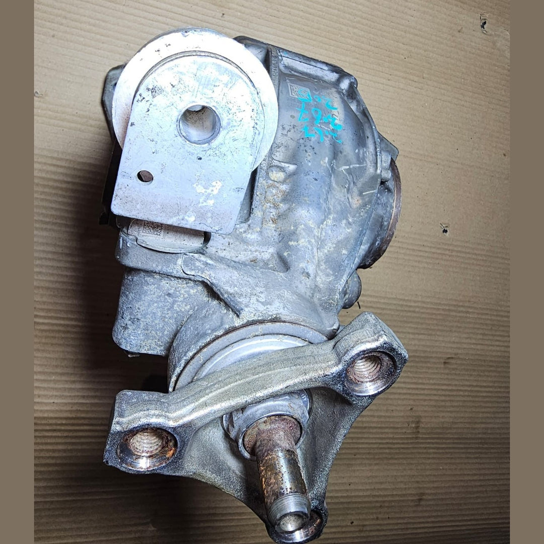 14-18 Mercedes-Benz Rear Differential Assembly A2053501600 C-Class E-Class 3.067