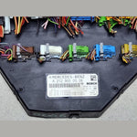 Bild in die Galerieansicht laden, 2009-2014 Mercedes-Benz E350 Sam Control Module A2129000006 E-Class W212 
