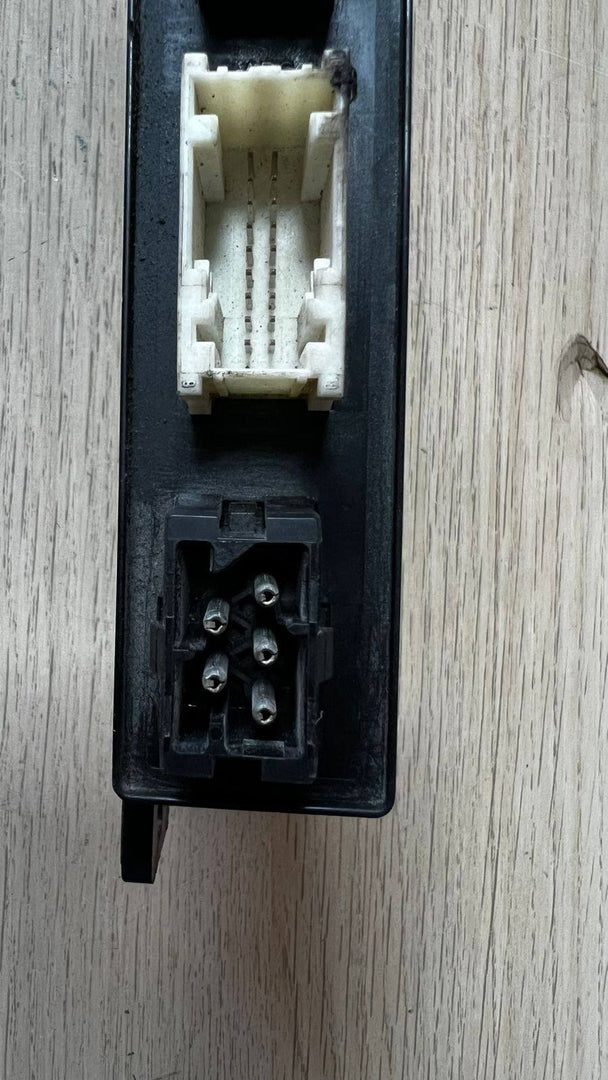 1995-1997 BMW 740i Door Control Unit Module 8352062 E38 7 Series and E39 5 Serie