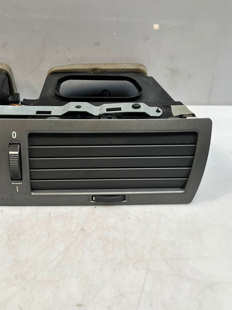 2005 BMW 7 Series E65 E66 745Li Center Dashboard AIR GRILLE Vent 8223599 OEM