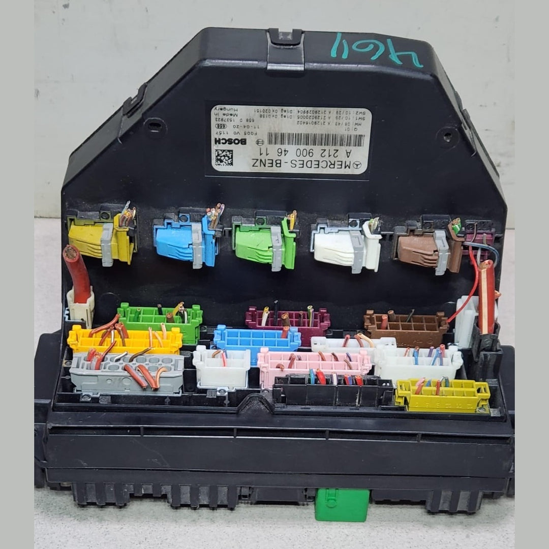 2011-2012 Mercedes-Benz C180 Fuse Box Control Module A2129004611 W204 C-Class 