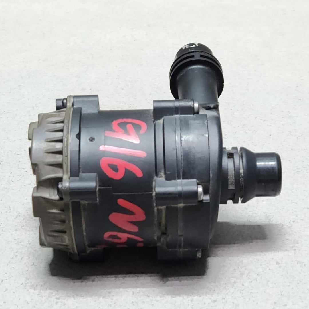 BMW Auxiliary Water Pump Electric 8638237 5 Series G30 8 Series G15 OEM