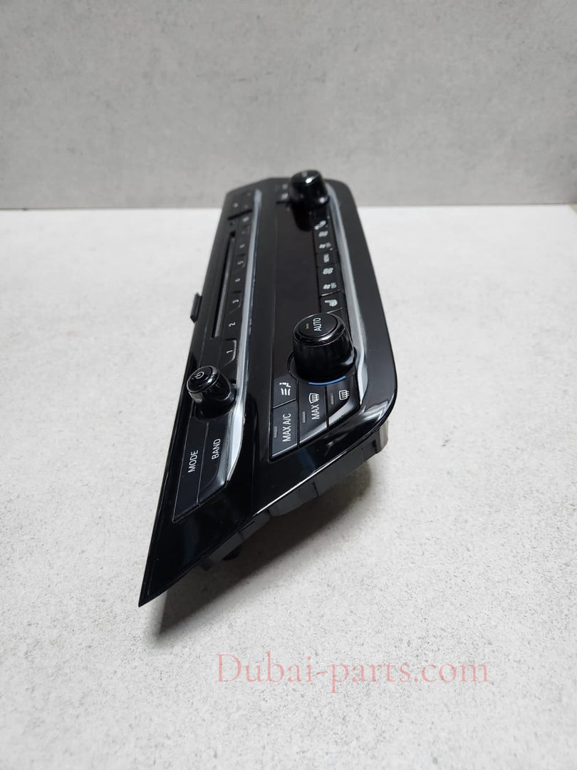 2017-2020 BMW 530i Climate Control Switch 6834441 5 Series G30 G31
