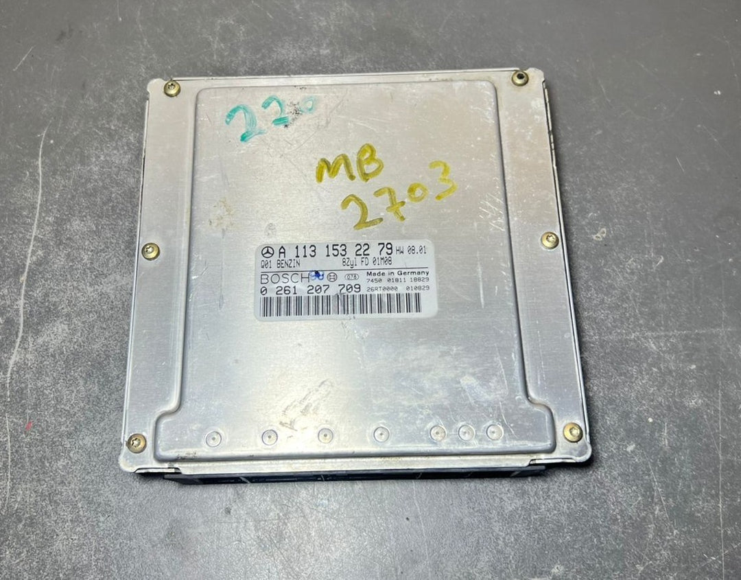 01-06 Mercedes W220 S-Class Engine Control Module Unit ECM ECU A113 1532279 OEM