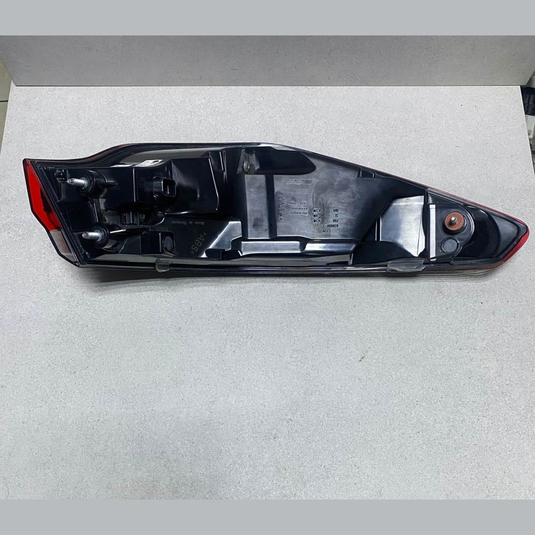 2020-2022 BMW M4 Rear Right Outer Taillight 7477606  G22 G82  430i 440i