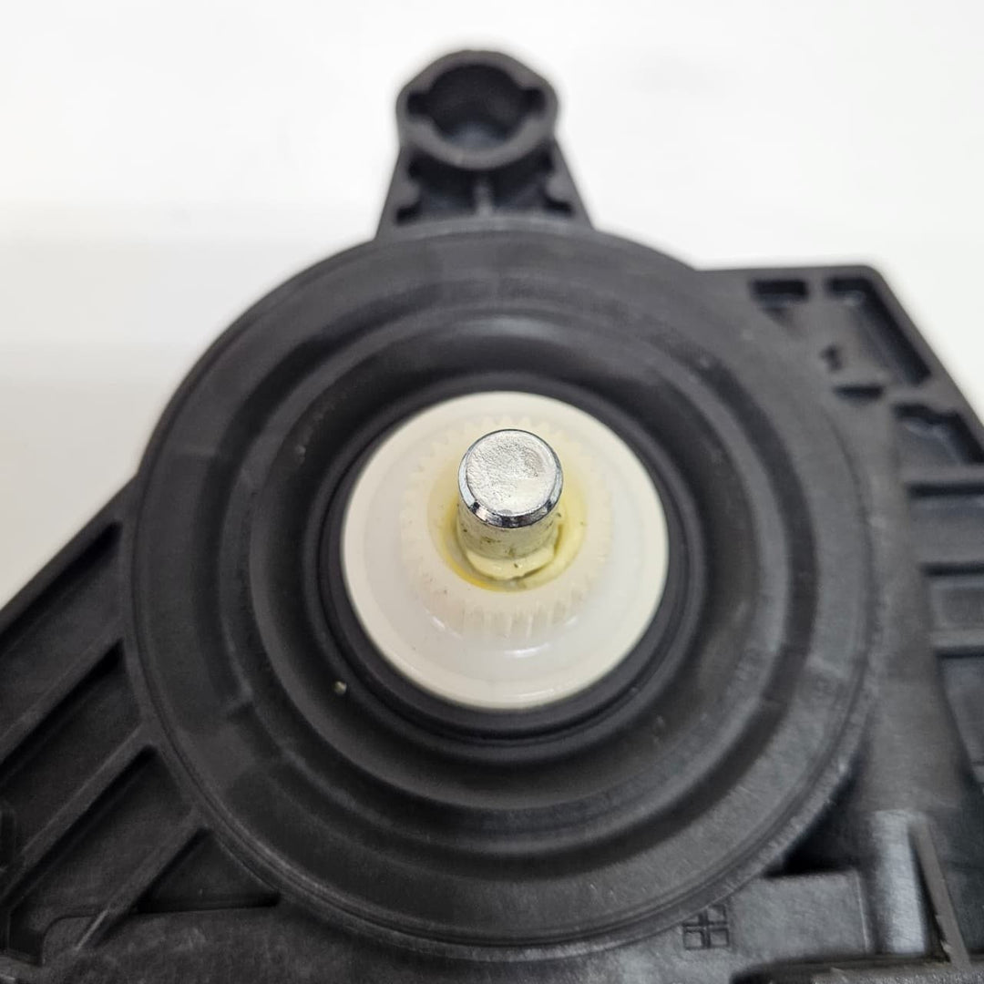 2018 BMW X3 G01, X4 G02, Window Regulator Motor 7457251