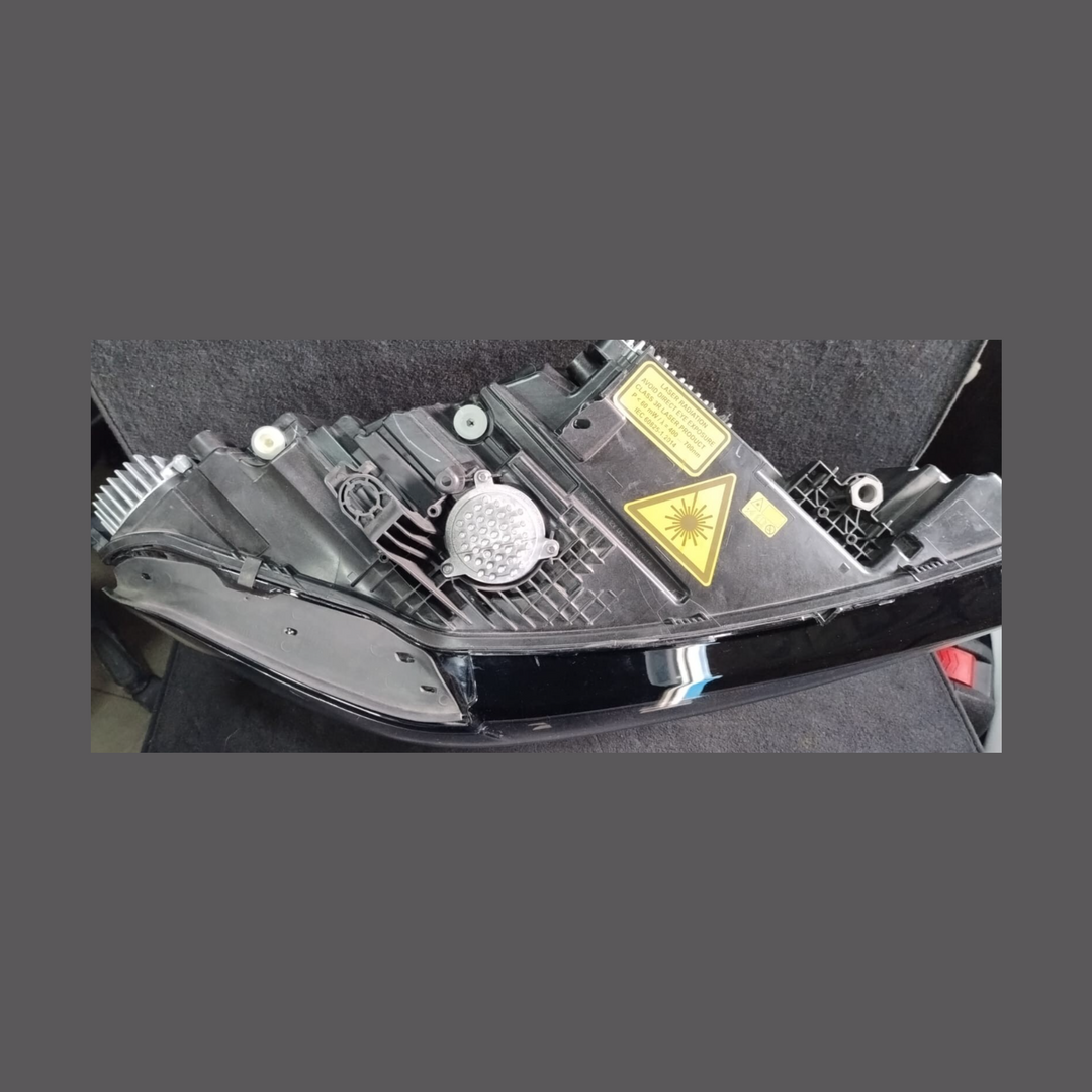 7494213   BMW X7 G07 2020 headlight headlamp