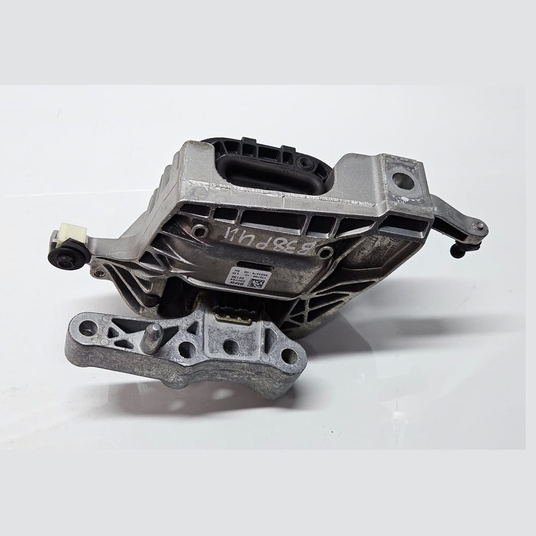 9423376-2024 BMW X1 U11 B38N Engine Mount Right Side OEM