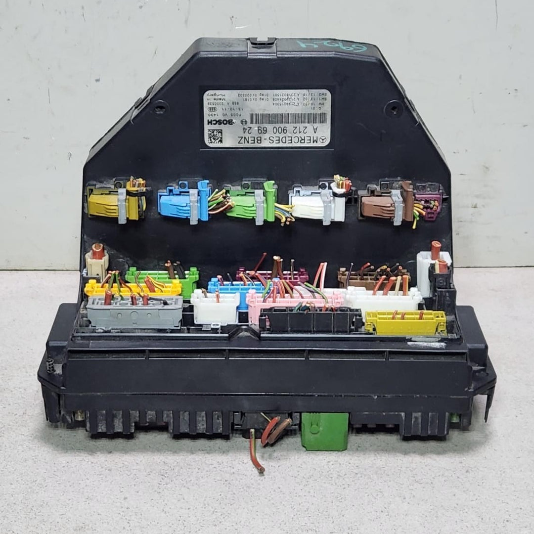 Mercedes-Benz Front SAM Fuse Relay Box A2129006924 E-Class W212 and W207