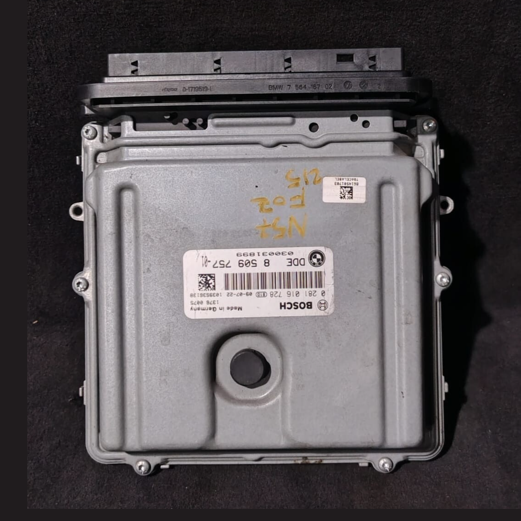 BMW 5 7 SERIES F01 F02 F10 F07 N57 D30A ENGINE CONTROL AUTOMATIC - DDE  8509757