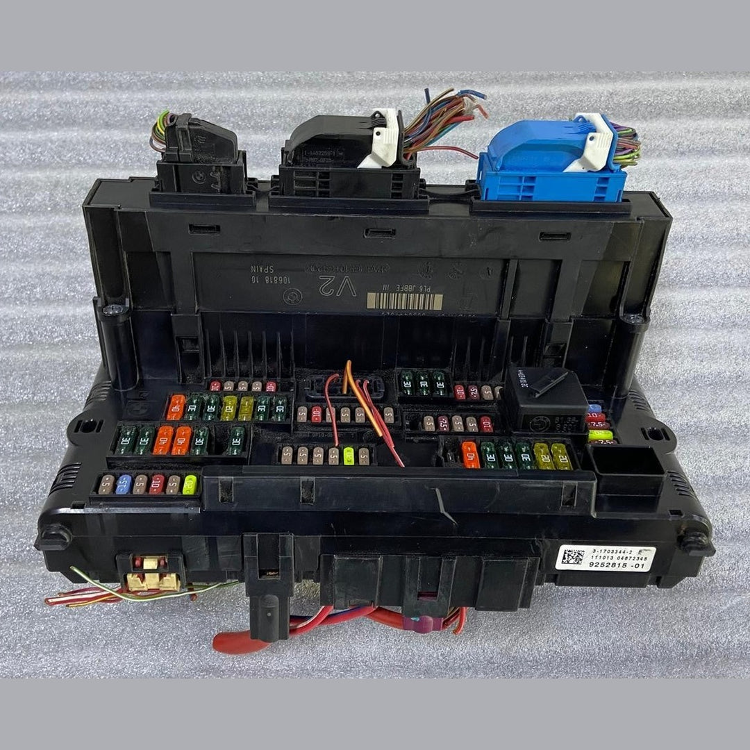 OEM BMW F10 F11 F12 Front Power Distribution Fuse Relay Box 9252815-01