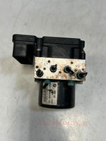 Bild in die Galerieansicht laden, 2013 BMW 320i 3' F30 F31 DSC HYDRAULIC ABS Pump Module 6862246 OEM