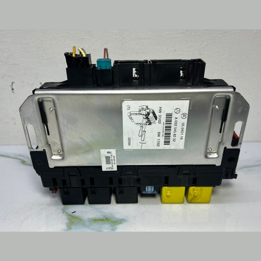 Mercedes-Benz W220 CL55 AMG Front SAM Module Relay Fuse Box A032 5458232 OEM