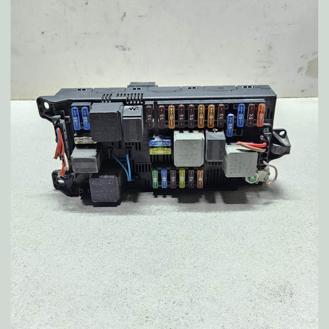 2006-2011 Mercedes-Benz E350 Fuse Relay Box 2115457401 OEM