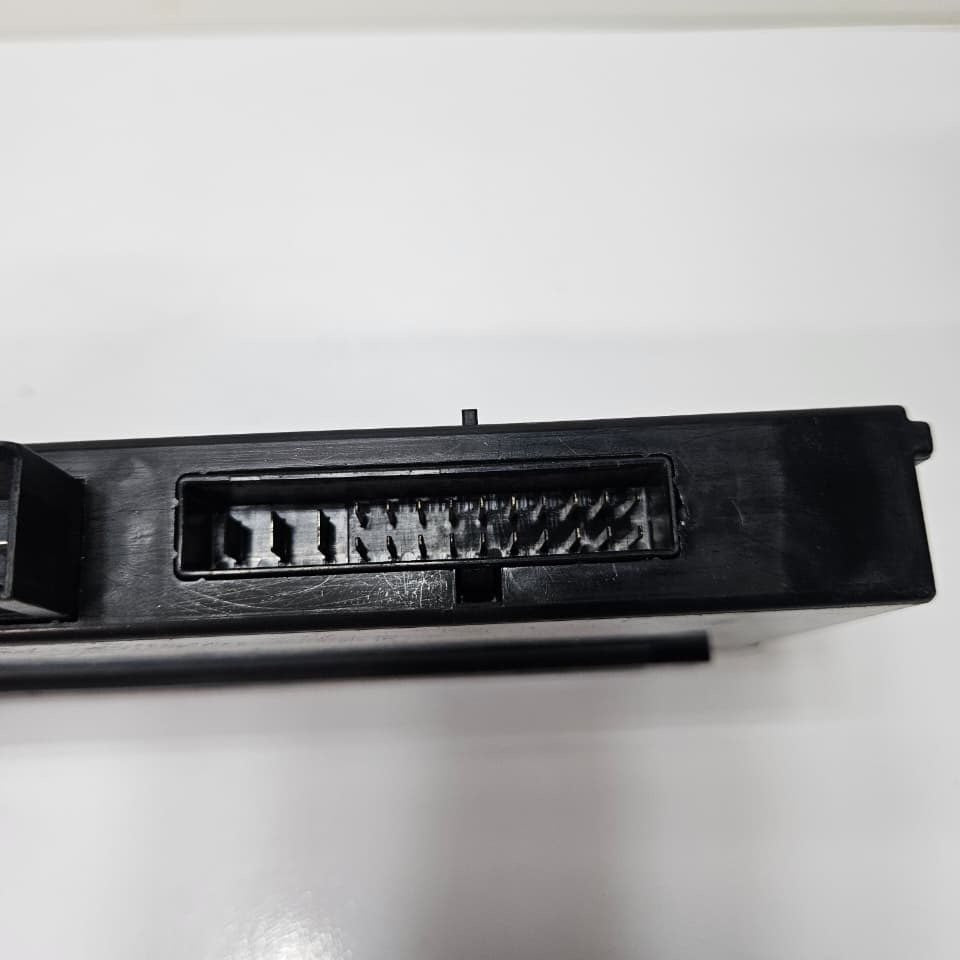 2011-2013 BMW 528i Body Control Module 9286940