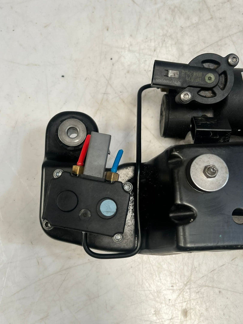 2006-2014 BMW X5 E70 X6 E71 E72 Air Suspension Compressor AIR SUPPLY 6789938 OEM