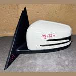 Bild in die Galerieansicht laden, 2010-1012 Mercedes-Benz W204 C-Class Left Side Mirror Foldable W/ Signal Light