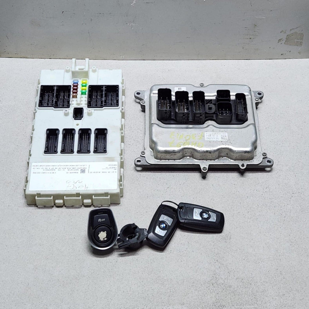 2012-2015 BMW 118i Engine Control Unit 8638198 F20 F30 OEM