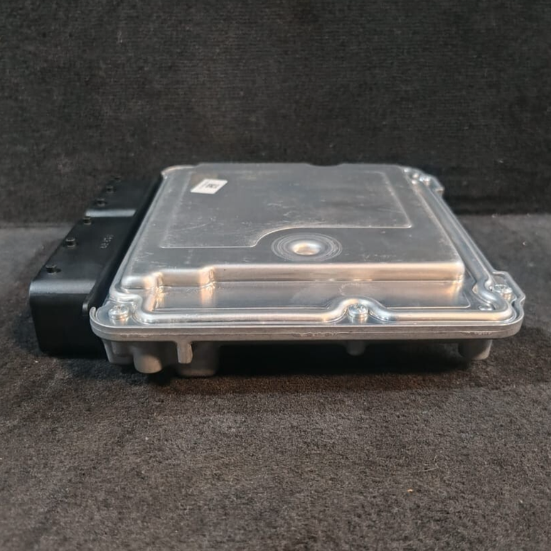BMW 320d DIESEL N47N F30 F32 F34 F36 2013 ENGINE CONTROL ECU ONLY -  8573259