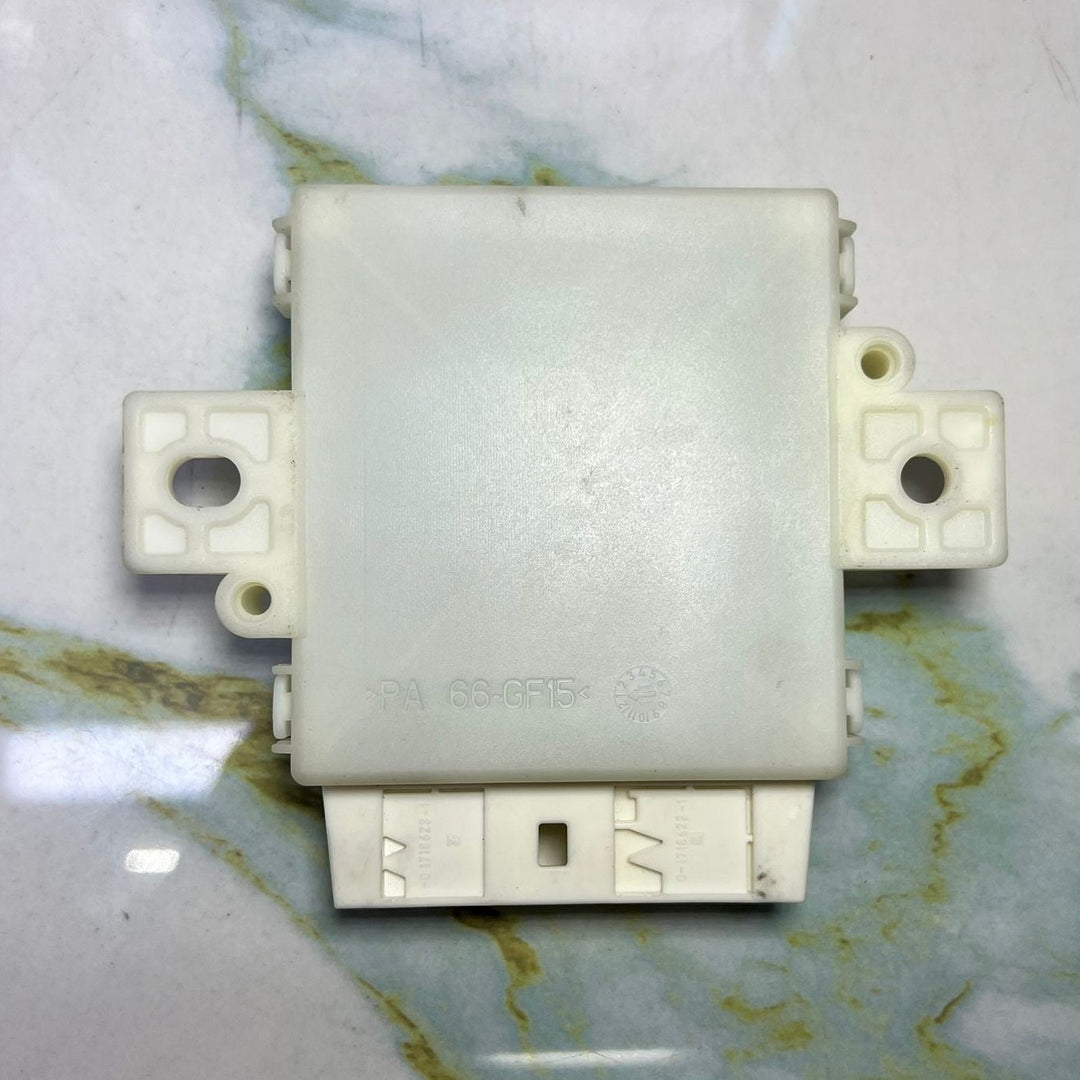 Mercedes-Benz W204 C-Class C200 Parking Distance Control Module A204 9009004 OEM