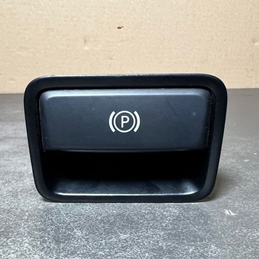 14- 18 MERCEDES W246 B-Class CLA PARKING BRAKE CONTROL SWITCH A246 9050451