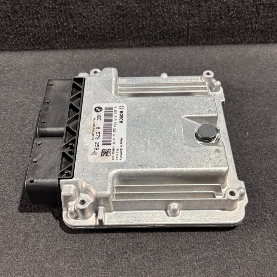 BMW 320d DIESEL N47N F30 F32 F34 F36 2013 ENGINE CONTROL DDE ECU SET -8573259