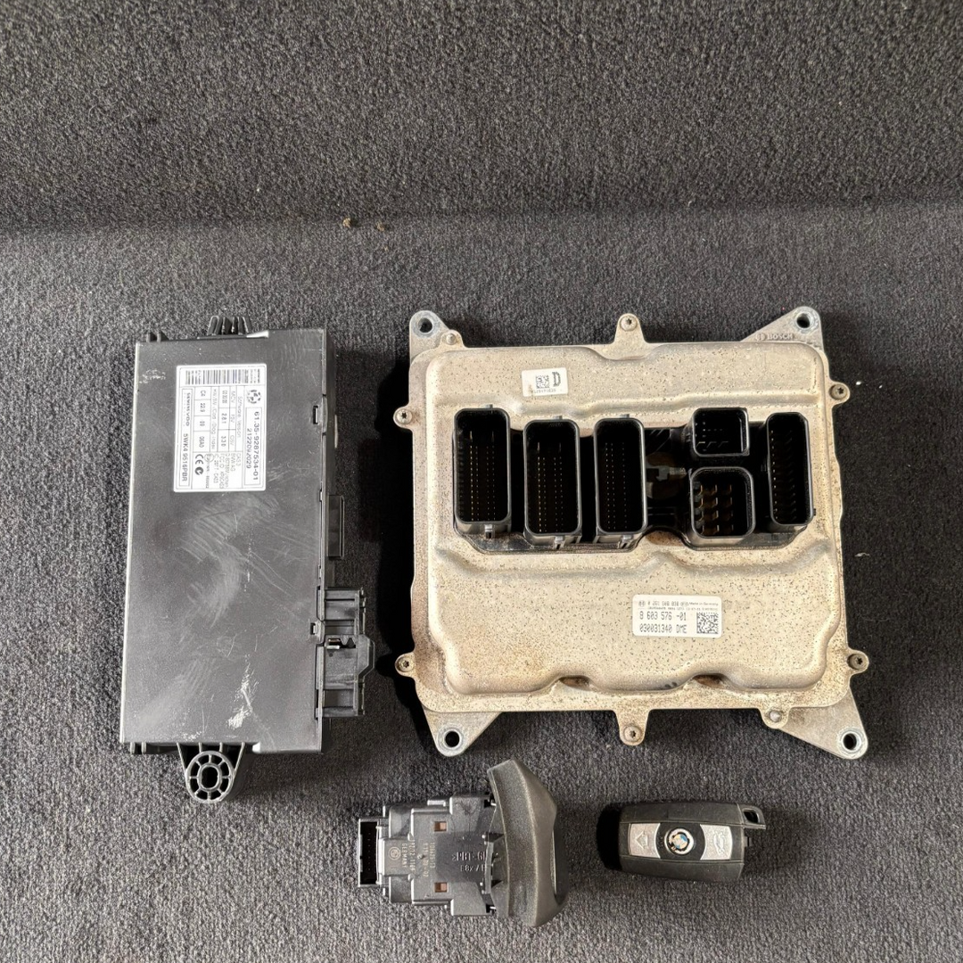 BMW Z4 X1 20i N20 E84 ENGINE CONTROL ECU Kit DME CAS3 + Key Manual - 8603576