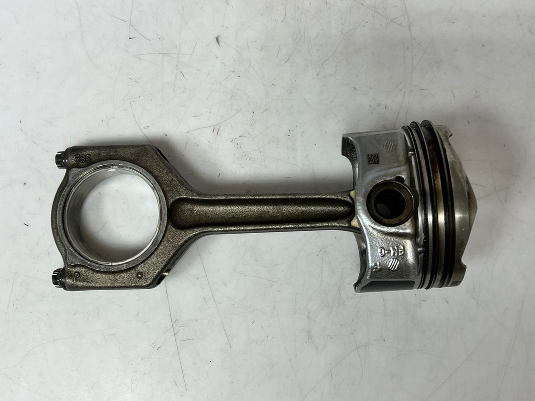 2015 BMW X3 F25 Piston With ENGINE Connecting Rod 8617083 OEM