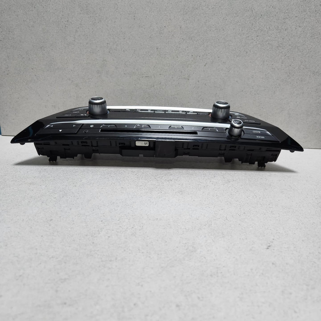 2018-2020 BMW 530e Climate Control Panel 6834437 530E and 530i