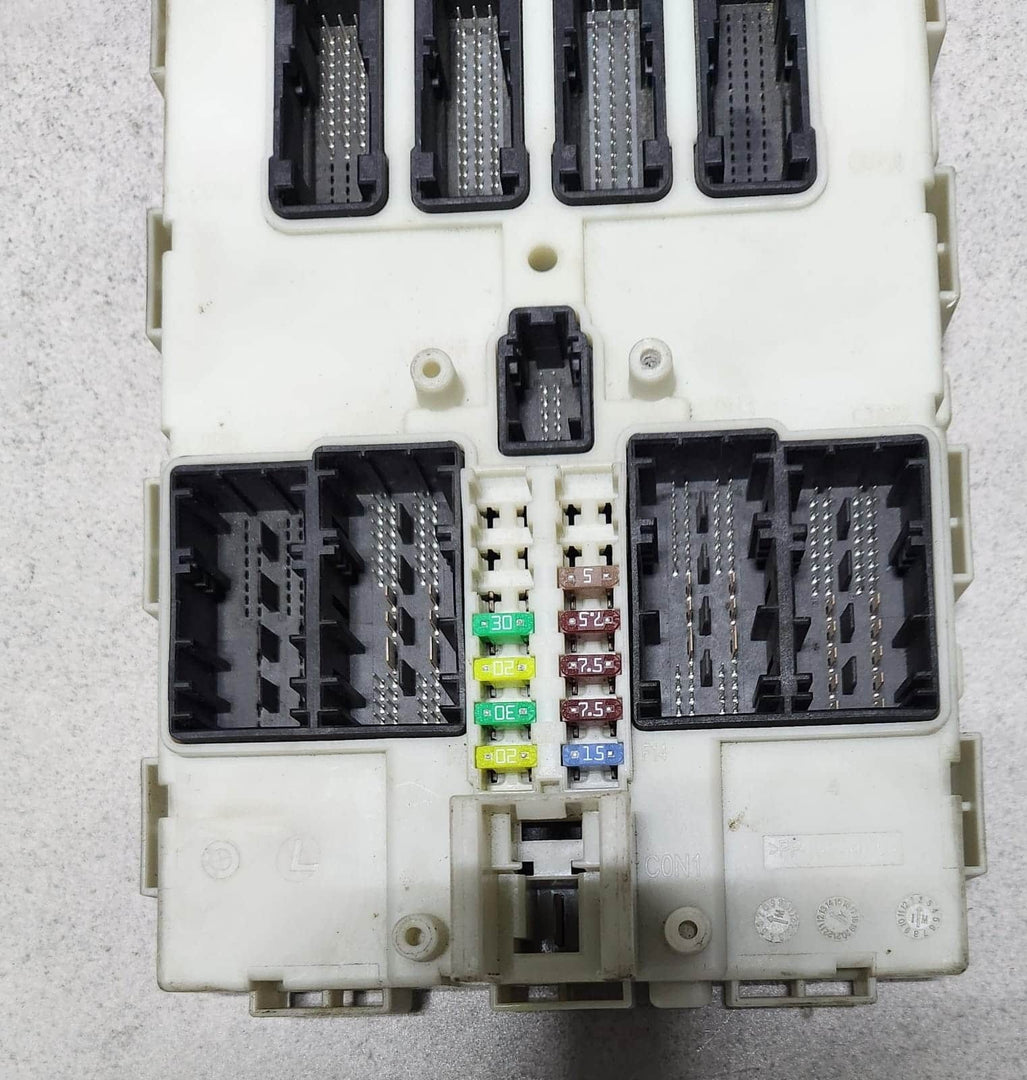 2012-2016 BMW 3 Series 320i 328i Front Body Control Module BCM 9303543