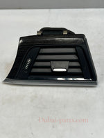 Load image into Gallery viewer, BMW 4' F30, F31, F80 Dashboard Air Vent Grille Right 9231995 OEM
