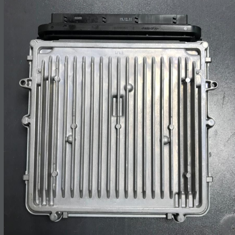 BMW 5, 7 SERIES F07 , F02 N57 ENGINE CONTROL UNIT ECU ECM DDE 8516753