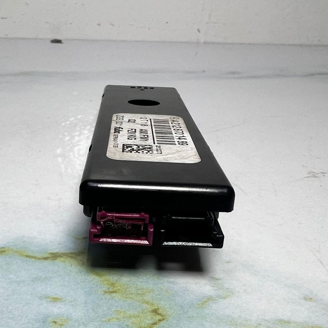 Mercedes Antenna Amplifier A2128701489 W212 E-Class and C218 CLS