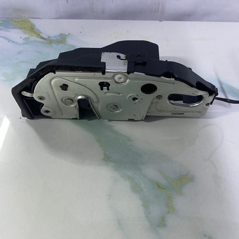 2008-2013 BMW 535i Door Lock Latch Actuator A053702