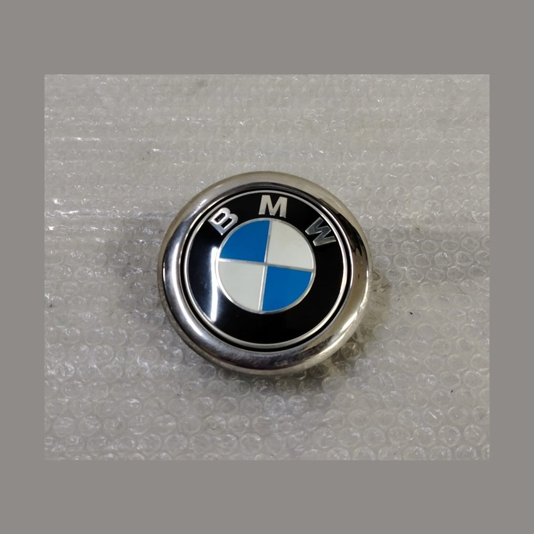 OEM BMW X2 F39 REAR LIFTGATE EMBLEM RELEASE SWITCH HANDLE 7248535