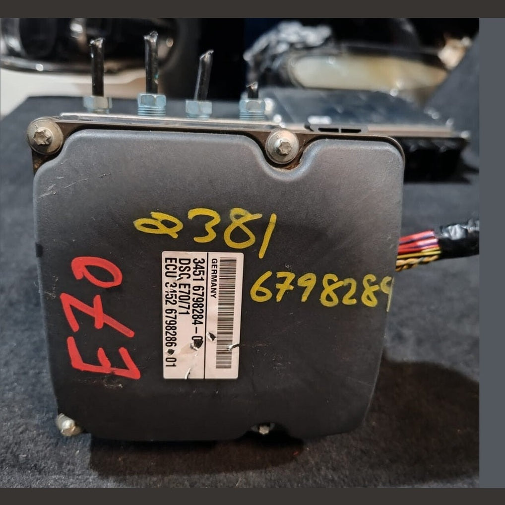 BMW E70 X5 Anti-lock Braking System (ABS) CONTROL UNIT MODULE UNIT DSC 6798284