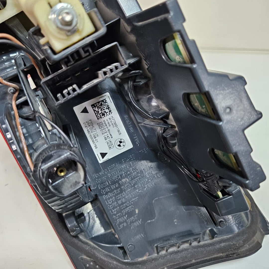 7369119-BMW 3 Series F30 F31 F35 F80 M3 Taillight Inner Part Rear Left Side OEM 