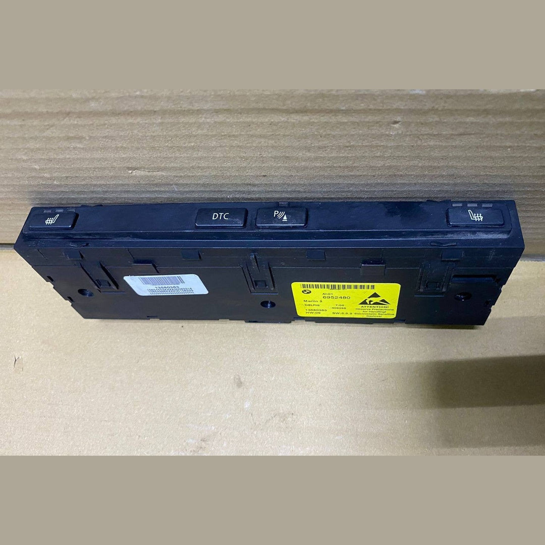 2006-2007 BMW 530xi Center Console Control Panel 6952480 5 Series E60 E61 models